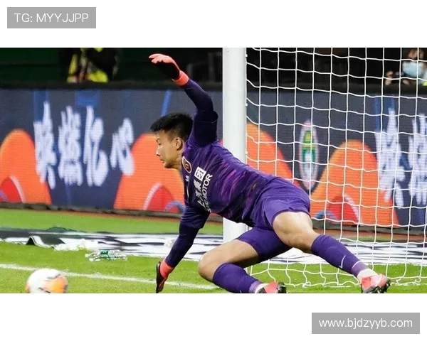 奥布拉克表现稳健,巩固最稳门将称号,成为球队防线核心。