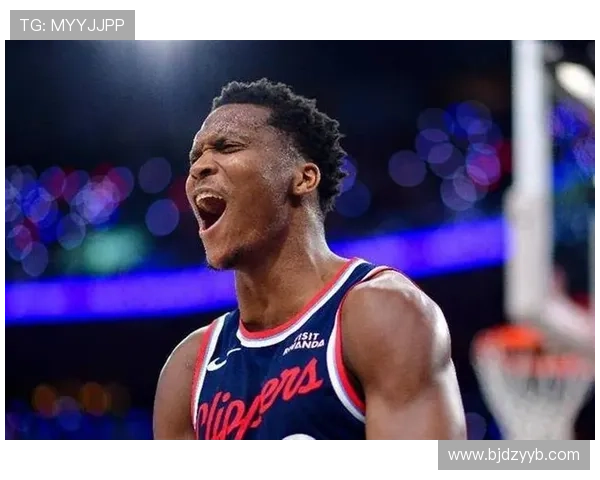 加里·特伦特无球跑位效率提升显著 拉开防守助快船得分爆发