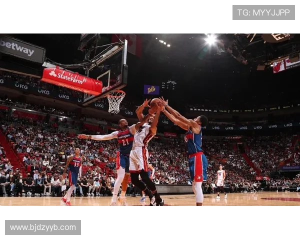 比尔无球跑动效率提升，拉开空间能力改变奇才进攻结构